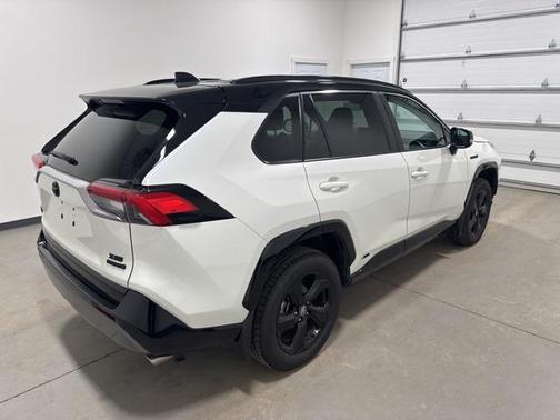 2020 Toyota RAV4 Hybrid SE