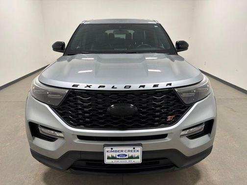 Iconic Silver Metallic 2022 Ford Explorer ST