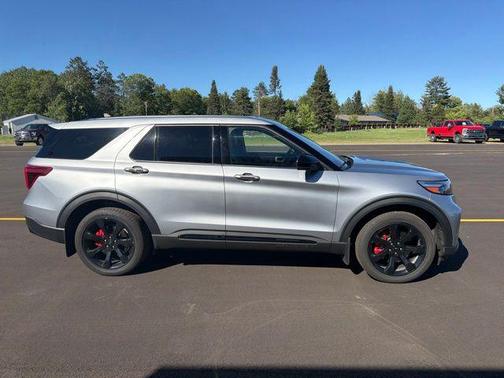 Iconic Silver Metallic 2022 Ford Explorer ST
