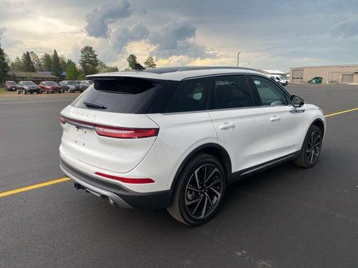 Pristine White Metallic Tri-Coat 2024 Lincoln Corsair Reserve
