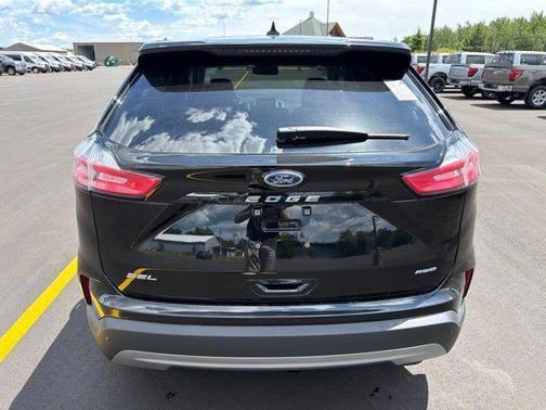 Agate Black Metallic 2024 Ford Edge SEL