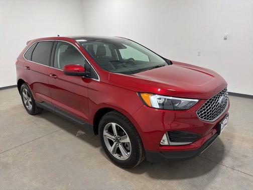 Rapid Red Metallic Tinted Clearcoat 2024 Ford Edge SEL