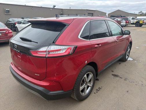 Rapid Red Metallic Tinted Clearcoat 2024 Ford Edge SEL