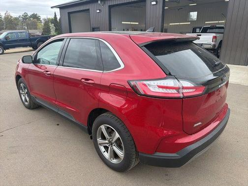 Rapid Red Metallic Tinted Clearcoat 2024 Ford Edge SEL