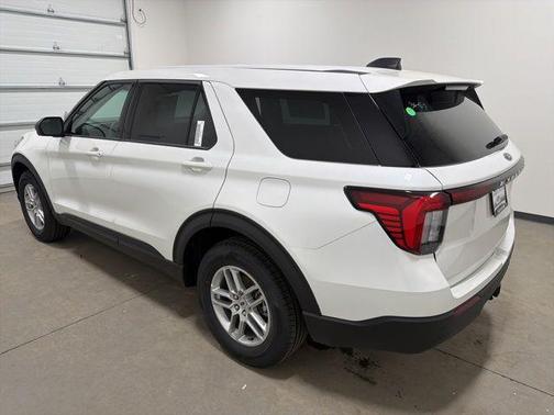 Star White Metallic Tri-Coat 2026 Ford Explorer Active