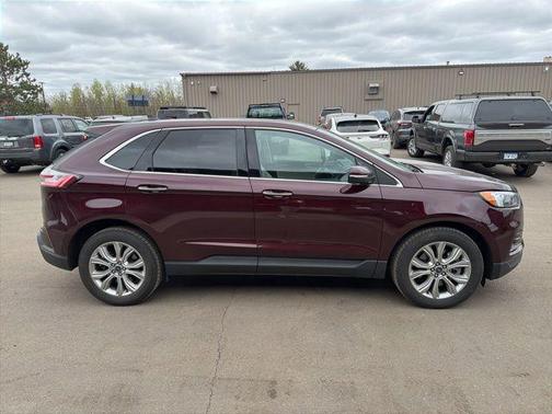 Burgundy Velvet Metallic Tinted Clearcoat 2022 Ford Edge Titanium