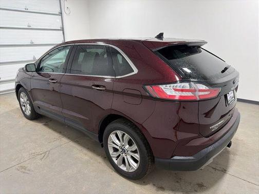 Burgundy Velvet Metallic Tinted Clearcoat 2022 Ford Edge Titanium