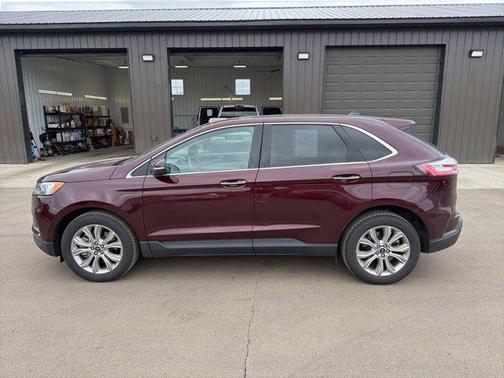 Burgundy Velvet Metallic Tinted Clearcoat 2022 Ford Edge Titanium