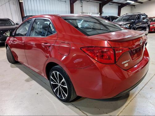 Red 2018 Toyota Corolla SE