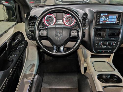 Black 2019 Dodge Grand Caravan SXT