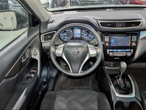 Silver 2015 Nissan Rogue SV