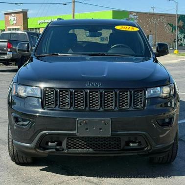 Diamond Black Crystal Pearlcoat 2018 Jeep Grand Cherokee Upland