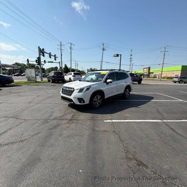 Crystal White Pearl 2023 Subaru Forester Limited