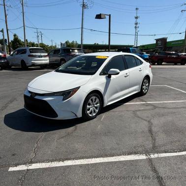 Super White 2020 Toyota Corolla LE