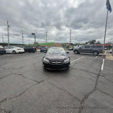 Midnight Black Metallic 2017 Toyota Camry SE