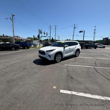 Wind Chill Pearl 2022 Toyota Highlander Limited