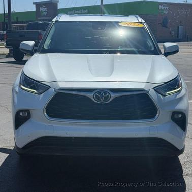 Wind Chill Pearl 2022 Toyota Highlander Limited