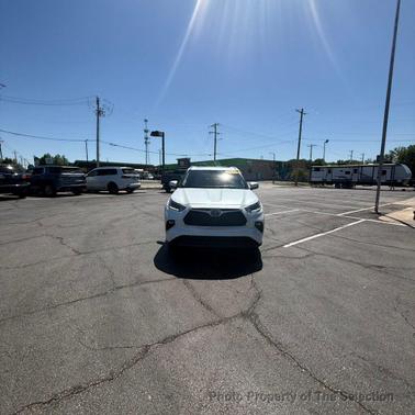 Wind Chill Pearl 2022 Toyota Highlander Limited
