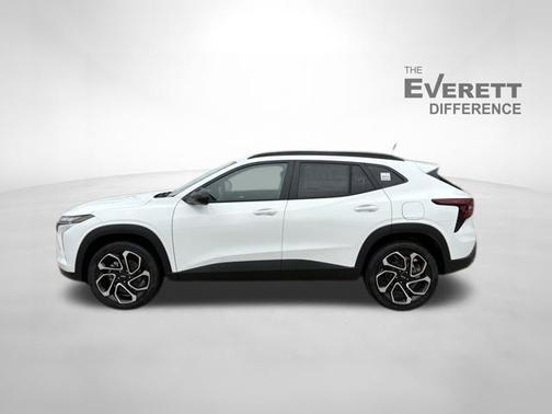 Summit White 2026 Chevrolet Trax FWD 2RS