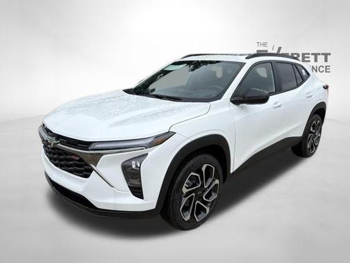 Summit White 2026 Chevrolet Trax FWD 2RS