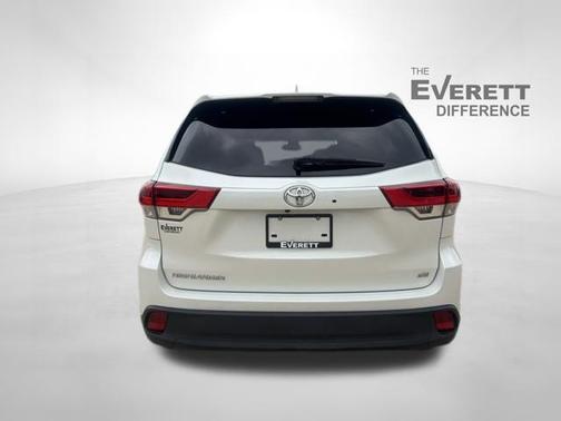 Blizzard Pearl 2018 Toyota Highlander SE