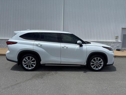 2022 Toyota Highlander Limited