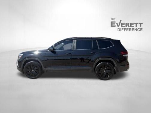 Deep Black Pearl 2024 Volkswagen Atlas 2.0T SE w/Technology