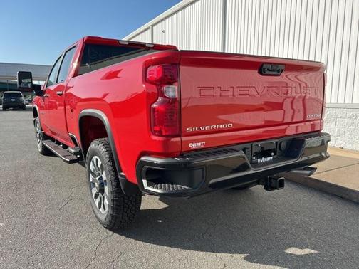2025 Chevrolet Silverado 2500 Custom