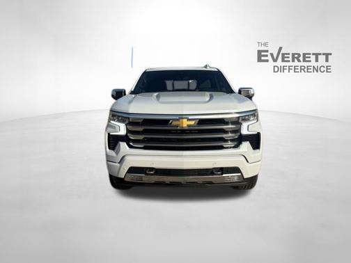 Polar White Tricoat 2026 Chevrolet Silverado 1500 High Country