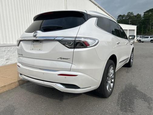 2022 Buick Enclave FWD Avenir