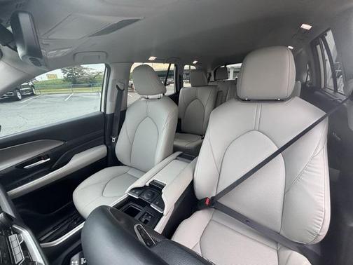2024 Toyota Grand Highlander Hybrid XLE