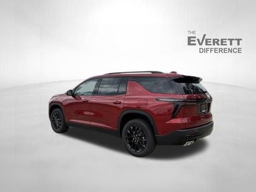 Radiant Red Tintcoat 2026 Chevrolet Traverse LT