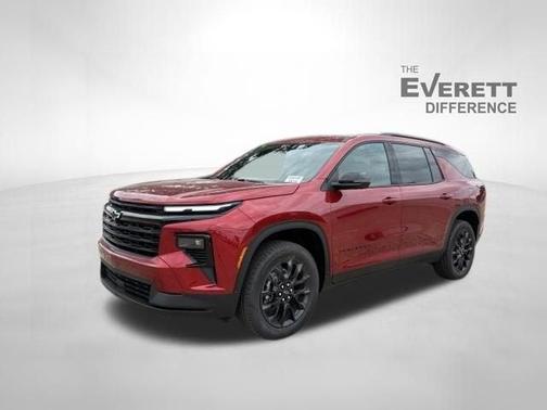 Radiant Red Tintcoat 2026 Chevrolet Traverse LT