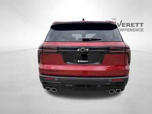 Radiant Red Tintcoat 2026 Chevrolet Traverse LT