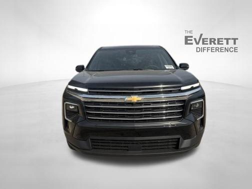 Mosaic Black Metallic 2027 Chevrolet Traverse LT