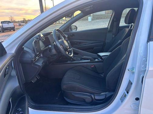 2025 Hyundai ELANTRA Sport