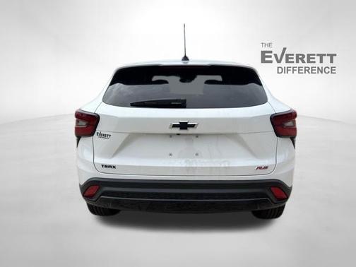 Summit White 2026 Chevrolet Trax FWD 1RS