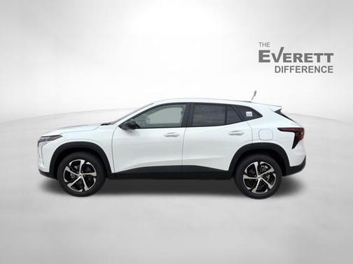 Summit White 2026 Chevrolet Trax FWD 1RS