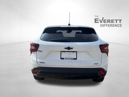 Summit White 2026 Chevrolet Trax FWD 1RS