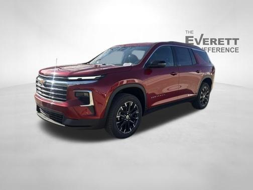 Radiant Red Tintcoat 2026 Chevrolet Traverse LT