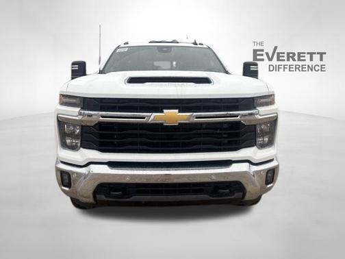 Summit White 2026 Chevrolet Silverado 2500 LT