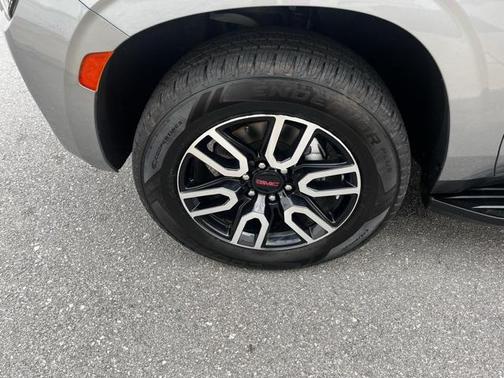 2023 GMC Yukon XL 4WD AT4