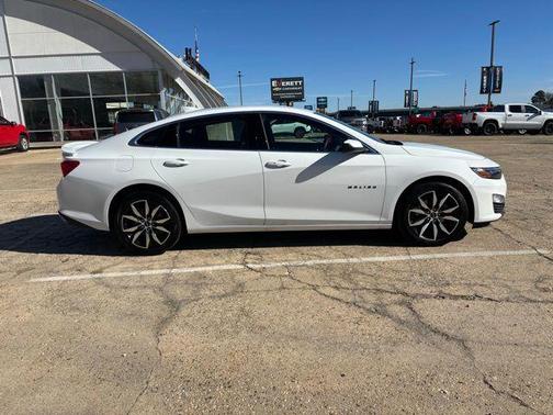 2025 Chevrolet Malibu FWD RS