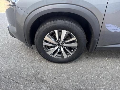 2024 Nissan Pathfinder SL FWD