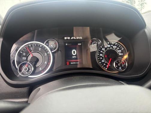 2024 RAM 2500 Tradesman Crew Cab 4x4 6'4' Box