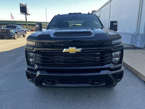 2026 Chevrolet Silverado 2500 Custom