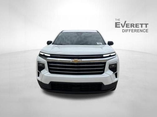 Summit White 2026 Chevrolet Traverse LT