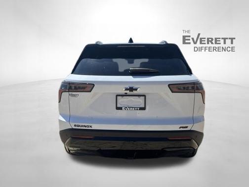 Polar White Tricoat 2026 Chevrolet Equinox FWD RS