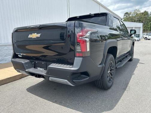2025 Chevrolet Silverado EV LT
