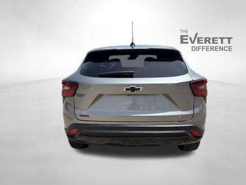 Sterling Gray Metallic 2026 Chevrolet Trax FWD 1RS